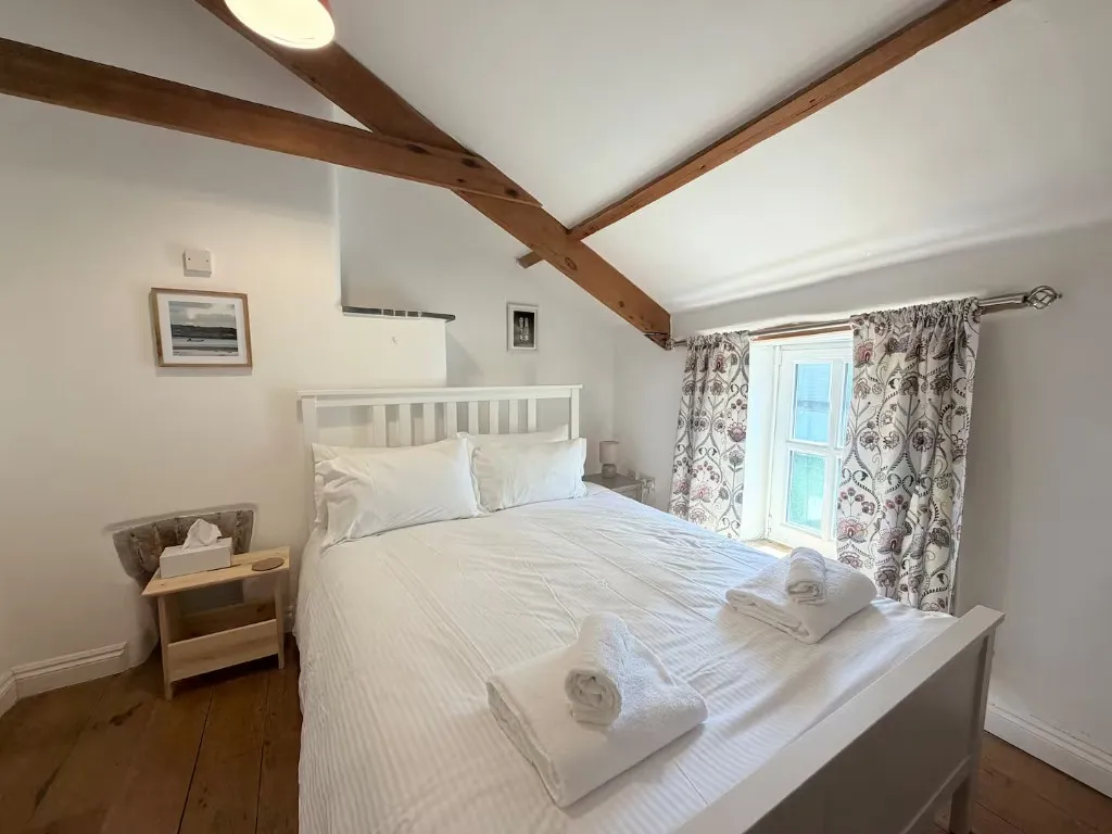 Double bedroom at The Blue House, Wadebridge