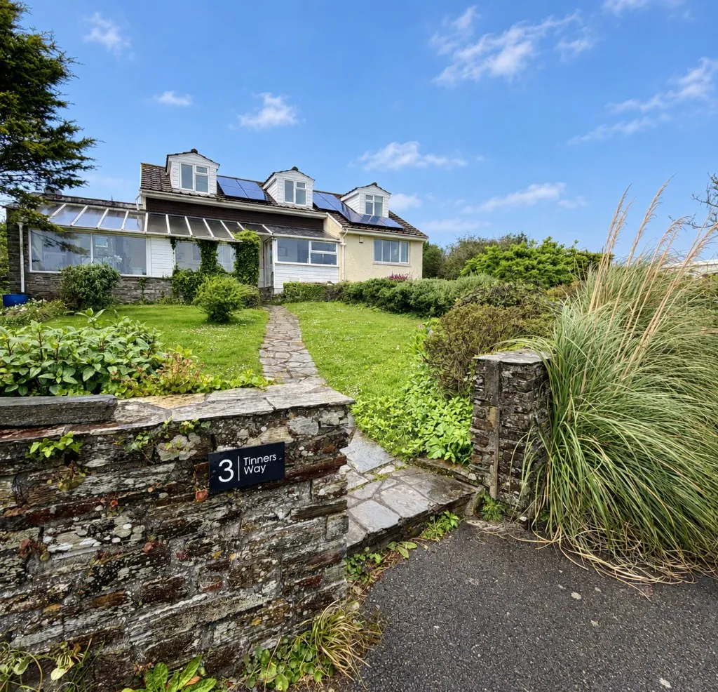 3 Tinners Way exterior and front garden, New Polzeath