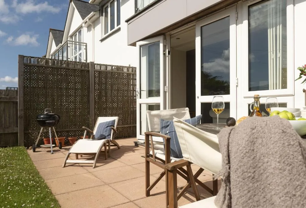 Private patio seating at 7 Pentire Rocks